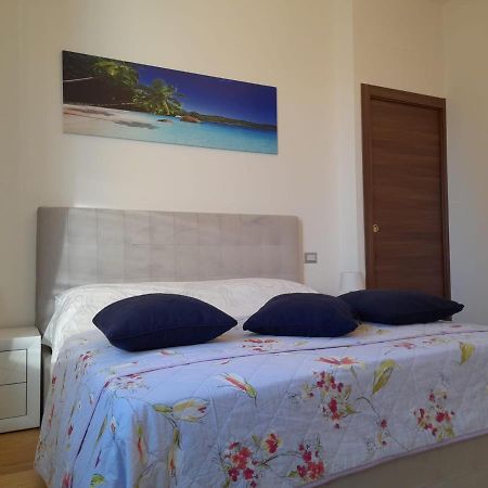 Bellissimo Appartamento Zona 8 Milano Exteriör bild