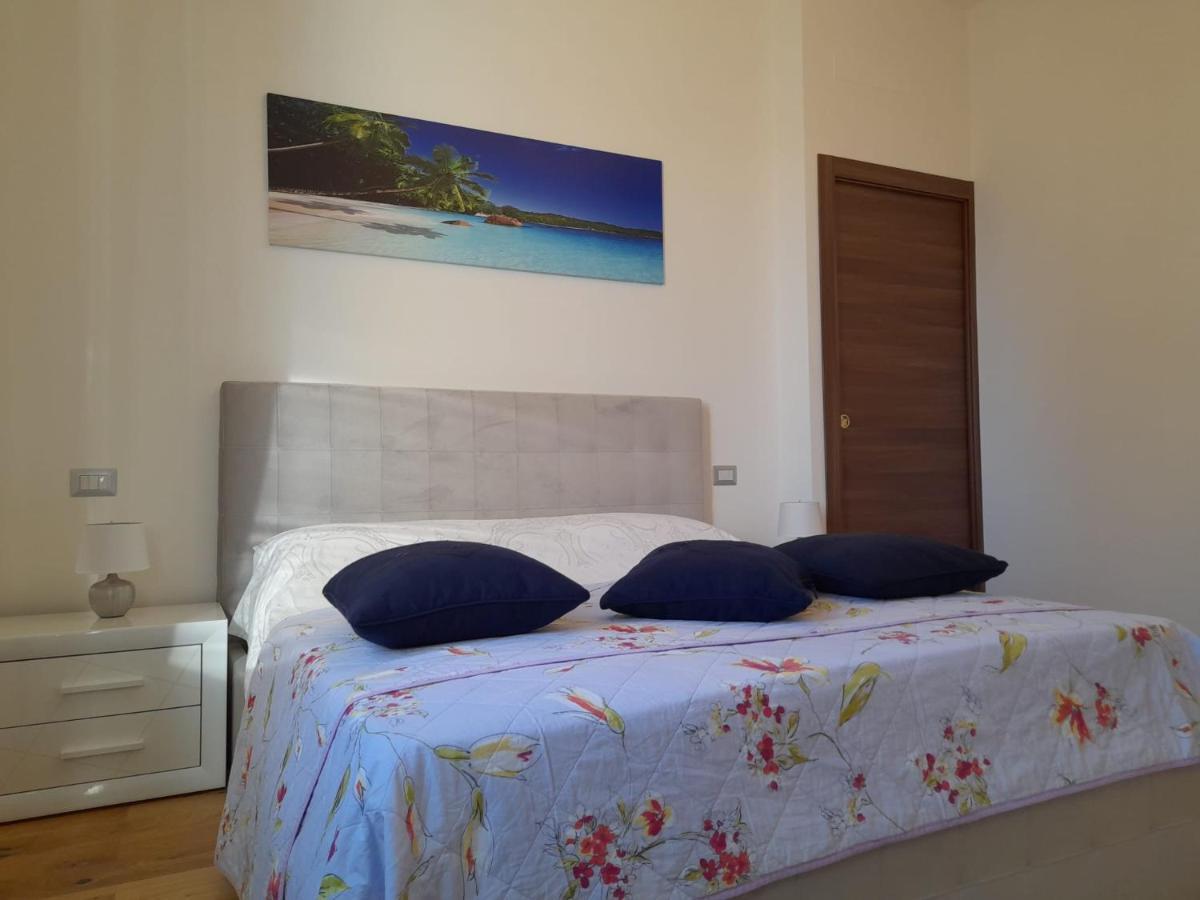 Bellissimo Appartamento Zona 8 Milano Exteriör bild
